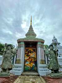 ชมวัดพระเชตุพนและพระราชวังสราญรมย์✨️