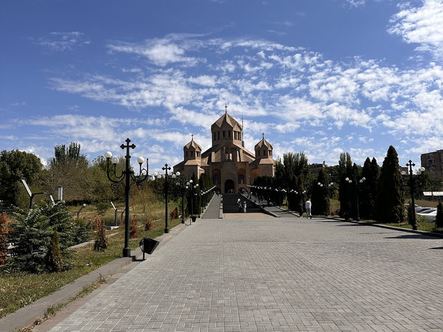 【Saint Gregory the Illuminator Cathedral／聖グレゴリウス大聖堂】