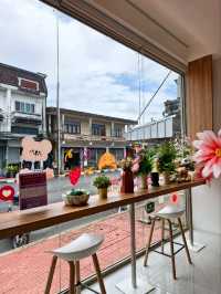 EMQUARTER CAFE 