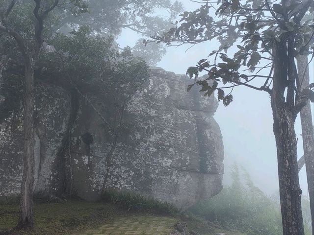 ผาสุดแผ่นดิน  จุดชมวิว3ภาค