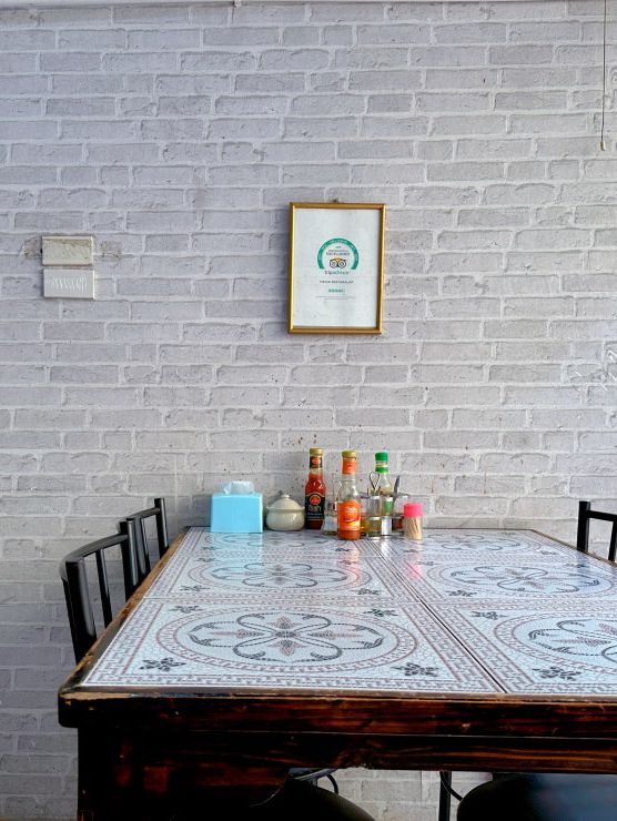 치앙마이 올드타운 현지식 맛집 Mr. Kai Restaurant