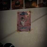 Hide and Sip Coffee (บางทีเรียก “Hide & Sip”) 