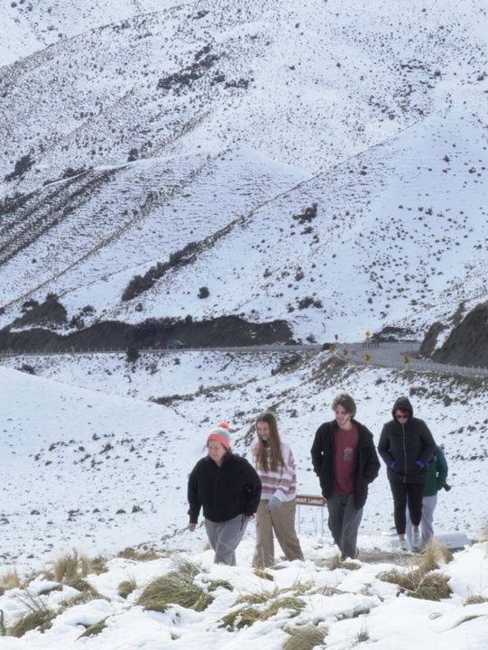 紐西蘭南島｜Lindis Pass｜經典山口風景線，遼闊公路上的靜謐震撼 ❄️🛣️