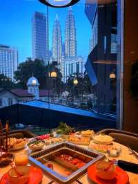 Renaissance Hotel Kuala Lumpur is Stunning🌹