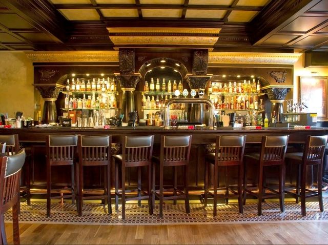 The Harp Irish Pub