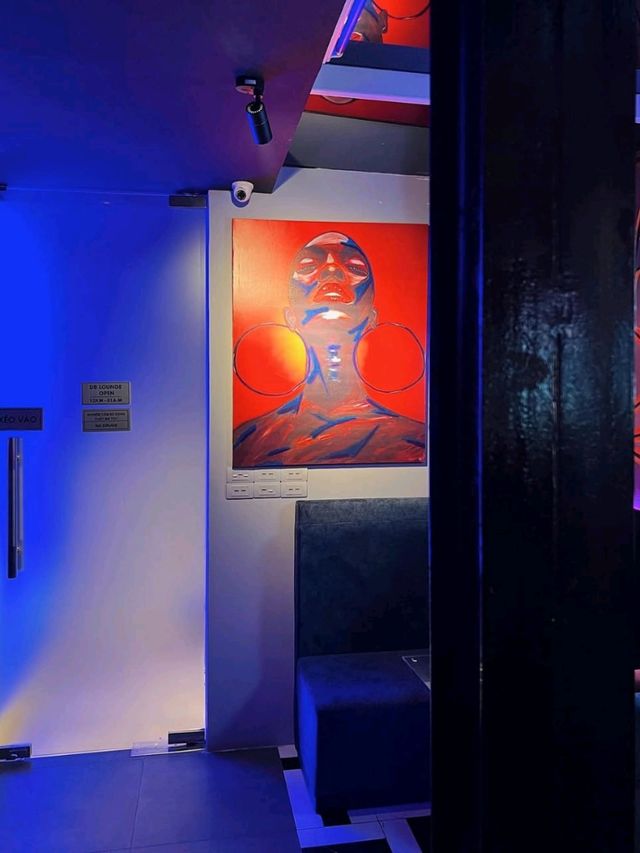 DB Cocktail Lounge