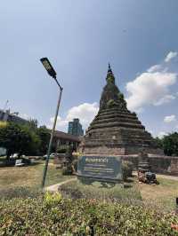 พระธาตุดำ เจดีย์โบราณกลางเมืองเวียงจันทน์