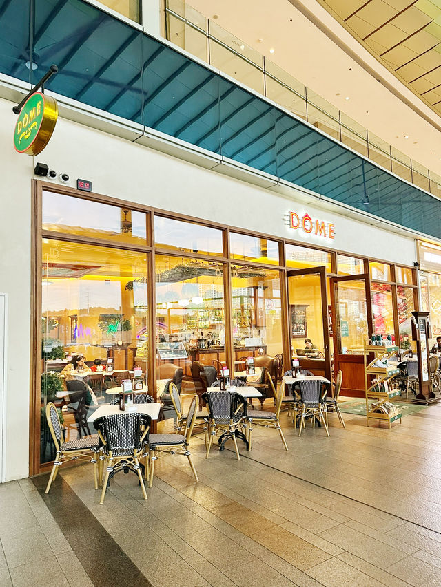 Cozy Conversations and Classic Comforts at DÔME, IOI City Mall