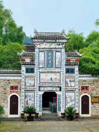 River Bends and Chill Streets in Zhenyuan Ancient Town