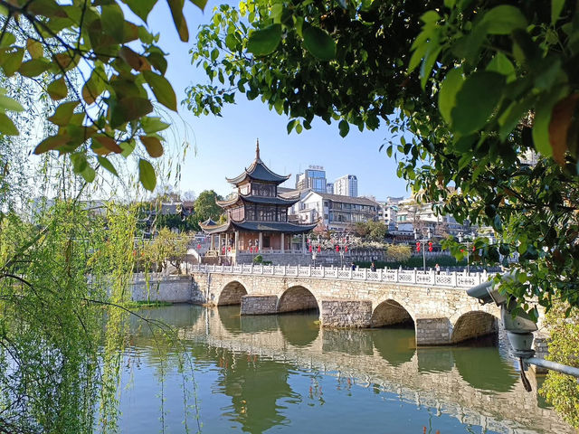 中越峴港 市區景點 粉紅教堂 五行山 apec 