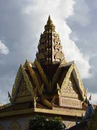 Wat Ounalon: Where The Mekong’s Murmur Meets A Thousand Mantras