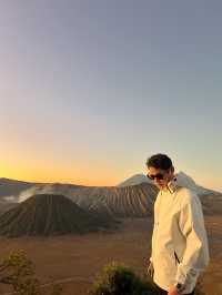 🌋 Mount Bromo – A Volcanic Sunrise You’ll Never Forget
