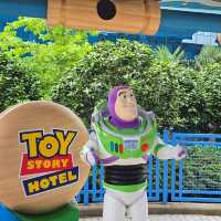 Toy story hotel 🦖🎡🎠