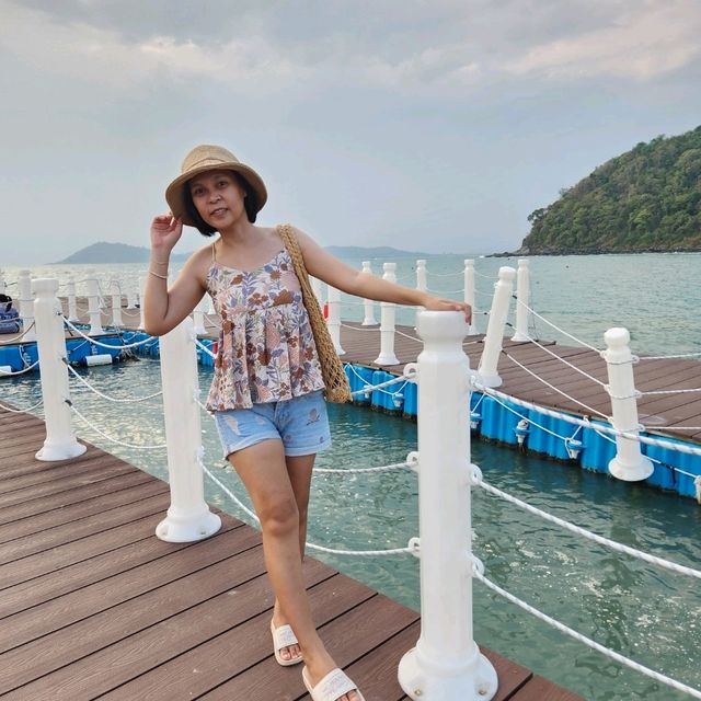 ทรายแก้วบีช รีสอร์ท เกาะเสม็ด🌊 ทรายแก้วบีช รีสอร์ท เกาะเสม็ด🌊