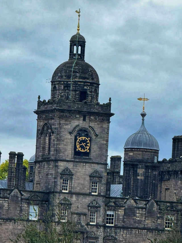 🌄 Catch the Views from Calton Hill 🌆 🌄 Catch the Views from Calton Hill 🌆