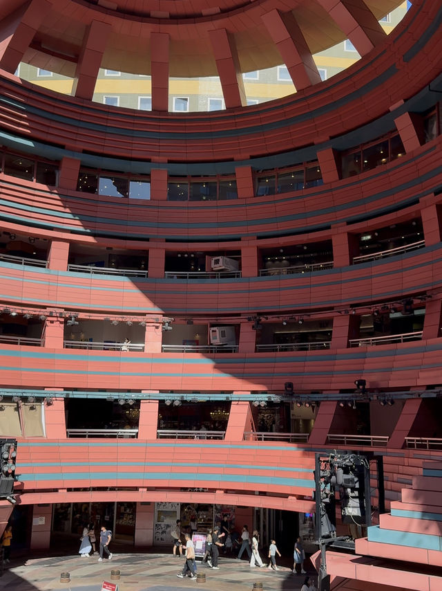 【福岡・博多運河城】城市劇場的奇幻漫步:流水、光影與鋼彈的交響樂 【福岡・博多運河城】城市劇場的奇幻漫步:流水、光影與鋼彈的交響樂