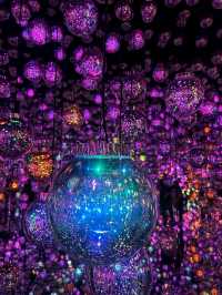 🌌 Step Into the Infinite – The Magic of teamLab Borderless, Tokyo