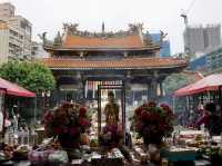 วัดหลงซาน (Longshan Temple) 🙏😇