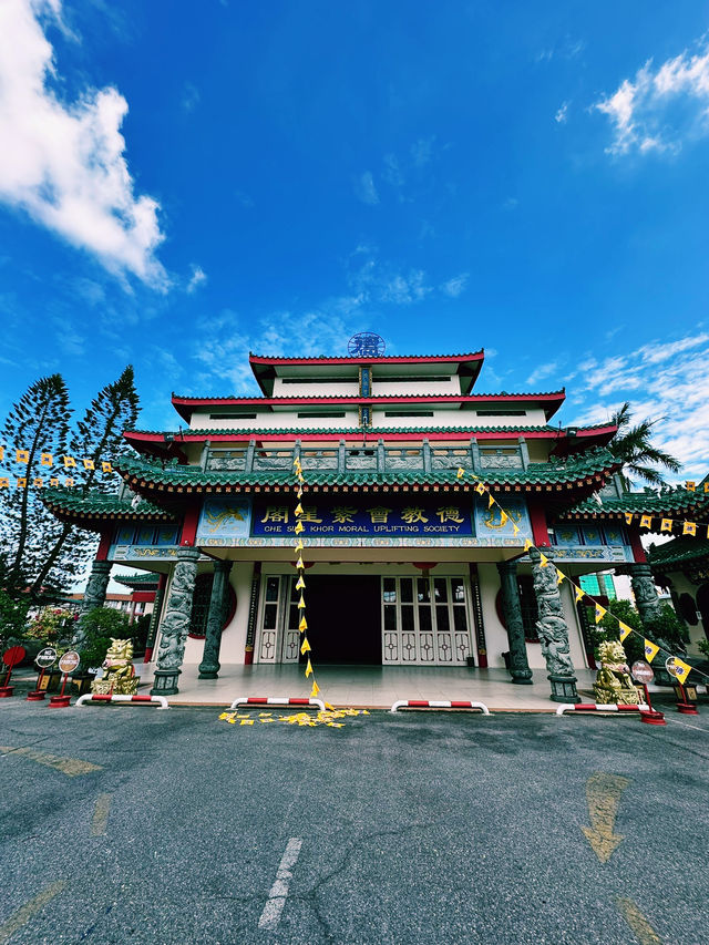 A Peaceful Escape Above Miri City A Peaceful Escape Above Miri City