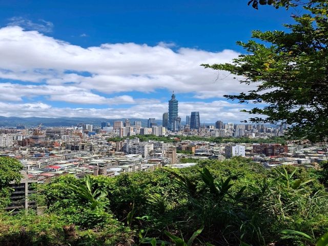 The Bright Fuzhou Shan Park in Da'an District, Taipei City, Taiwan The Bright Fuzhou Shan Park in Da'an District, Taipei City, Taiwan