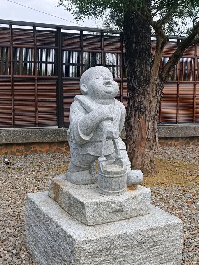 佛國淨土與落羽松秘境交織的南投中台禪寺