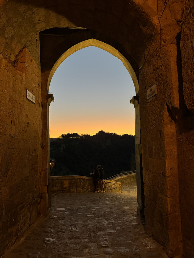 라퓨타를 닮은 하늘 위 마을, 치비타 디 바뇨레조 라퓨타를 닮은 하늘 위 마을, 치비타 디 바뇨레조