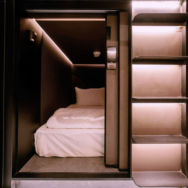 Your Ultimate Sepang Layover Hack: Capsule Transit KLIA2 Review 🚀🛌