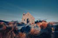 蒂卡波湖畔:好牧羊人教堂四季風光之旅