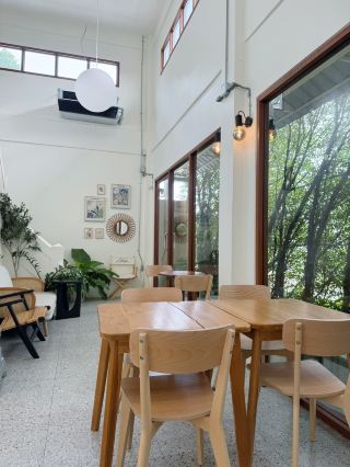 	Alita Cafe Chanthaburi: A Hidden Gem with Stunning Views and Great Vibes.