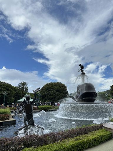 雨の日でも楽しめるロマンチックな光のショー✨ | Trip.com 香港