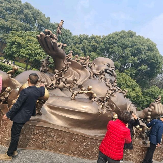The world's largest bronze statue of SAKYAMUNI ~