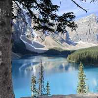 Turquoise water of Moraine Lake