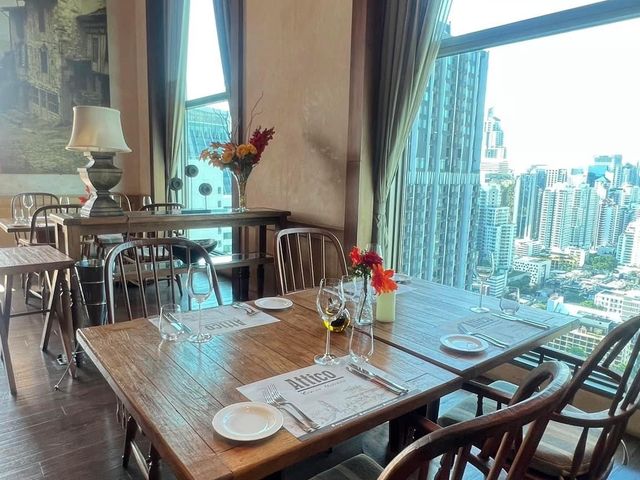 Radisson Blu Plaza Bangkok 🗺️