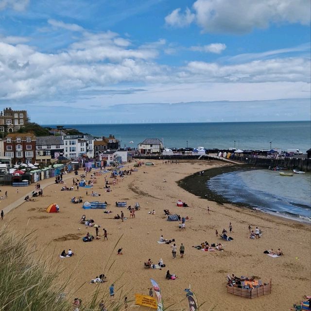 Captivating Coastal Beauty! 🌊🇬🇧