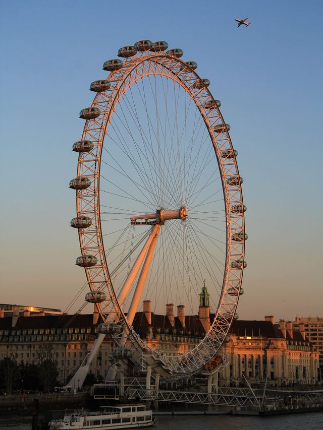 What a beautiful golden hour in London🇬🇧❤️ 