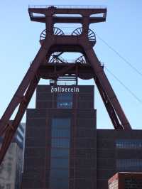 Zeche Zollverein: Industrial Heritage and Modern Design 