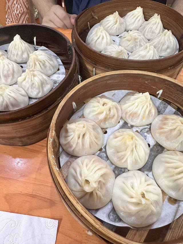 Guide to Shanghai: A Modern Metropolis with Rich History 🇨🇳