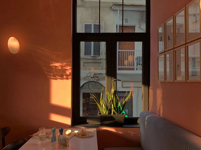 🌟 Café Daphna – A Cozy Gem in Tbilisi! 🌟