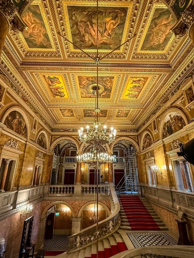 Hungarian State Opera House: A Grand Stage of Elegance and Art
