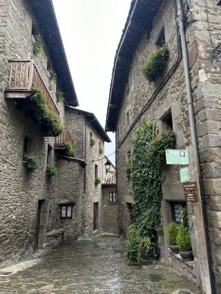 rupit day trip from barcelona 🚗🏰