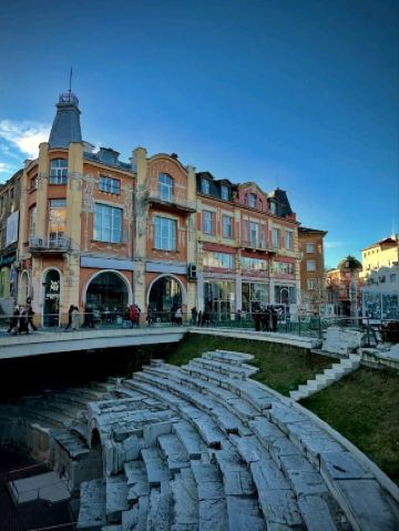 การรวมตัวที่บันไดโรมัน ✨