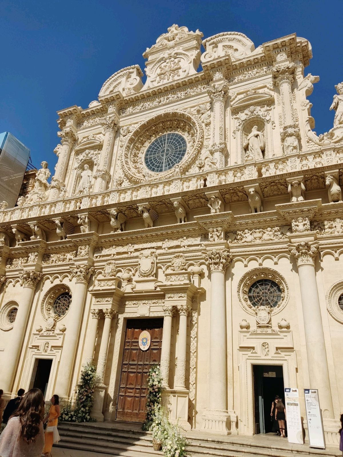🏛️ Lecce: thành phố nơi đá biến thành ren