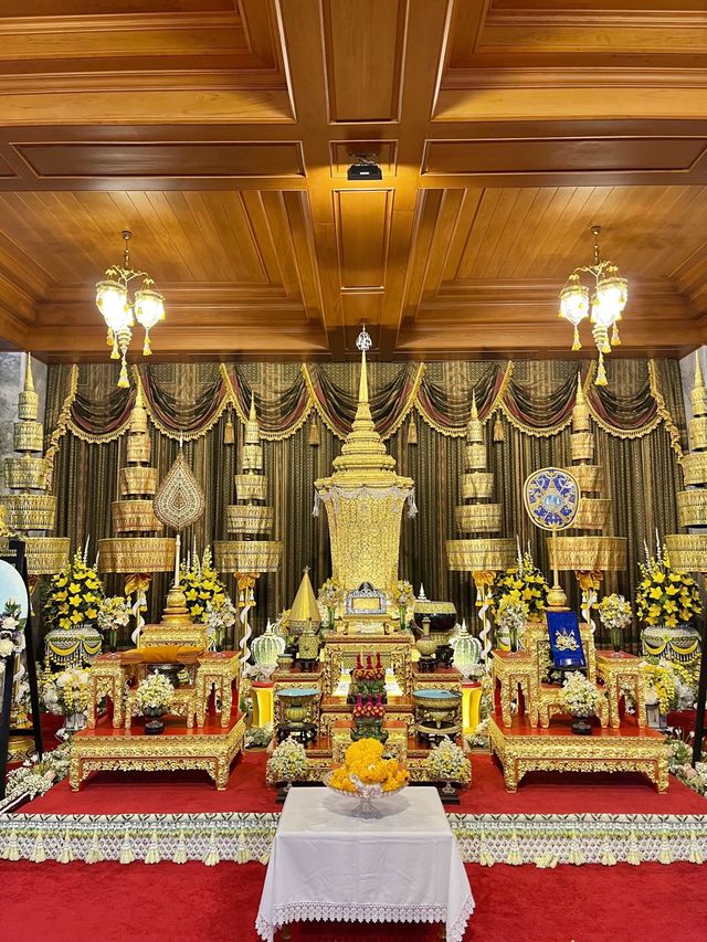 Wat Paknam Bhasicharoen Temple