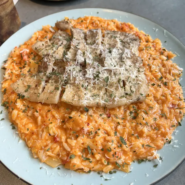 フュージョン韓国料理の人気店「MUJIN」