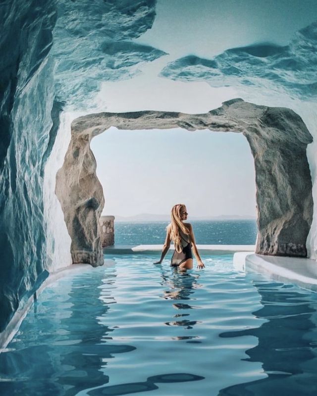 March trip to Greece | Cave hotel! Romantic love, sea, niche private collection.