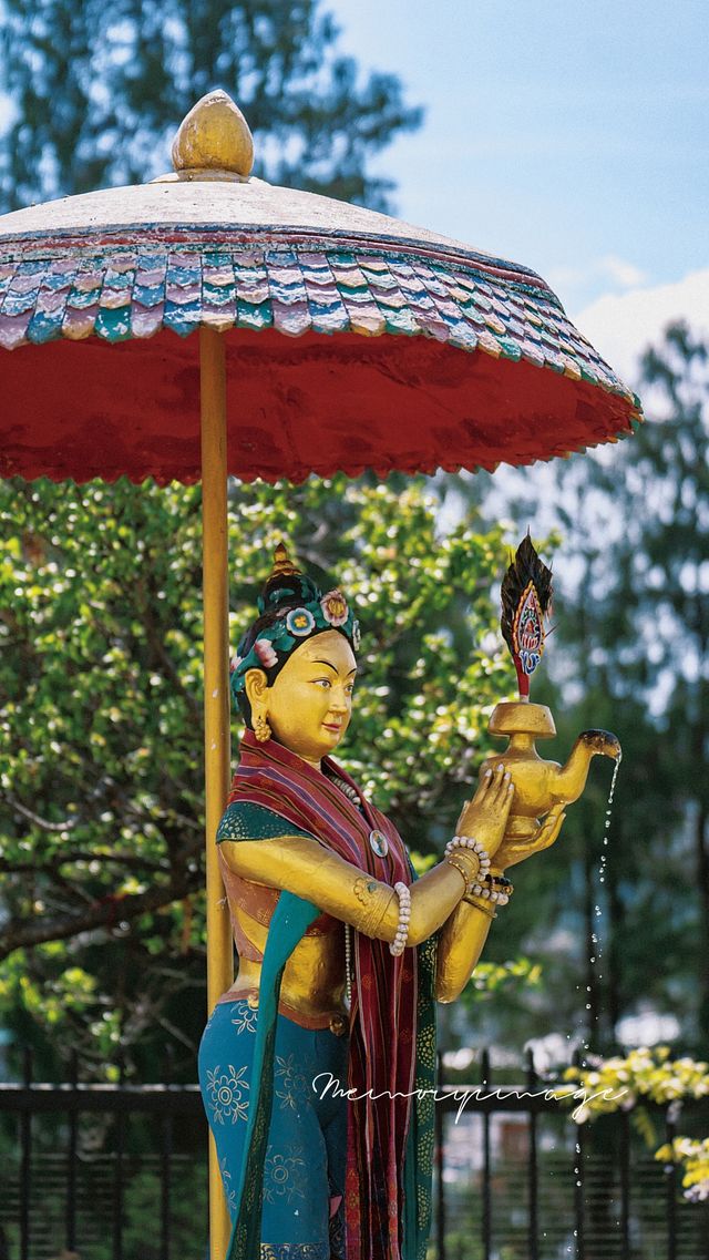 Ancient temple | Punakha Dzong full of romantic legendary colors