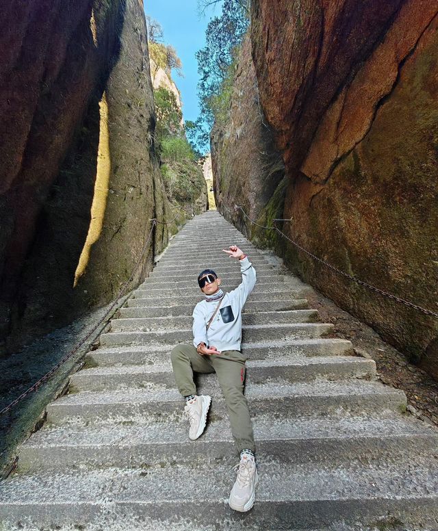 三清山,在14億年花崗岩包圍中的秀美石林 三清山,在14億年花崗岩包圍中的秀美石林