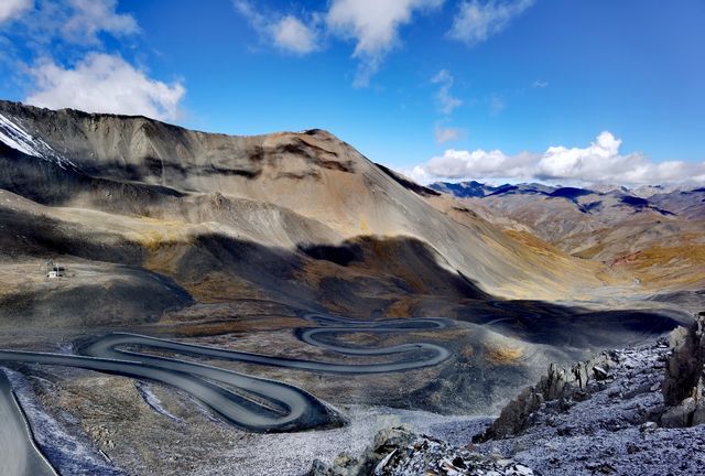 康慶拉山口，在相當有高度的地方想她