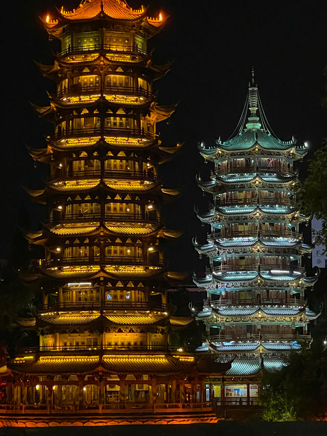 在桂林！日月雙塔旁邊！下次還來！！