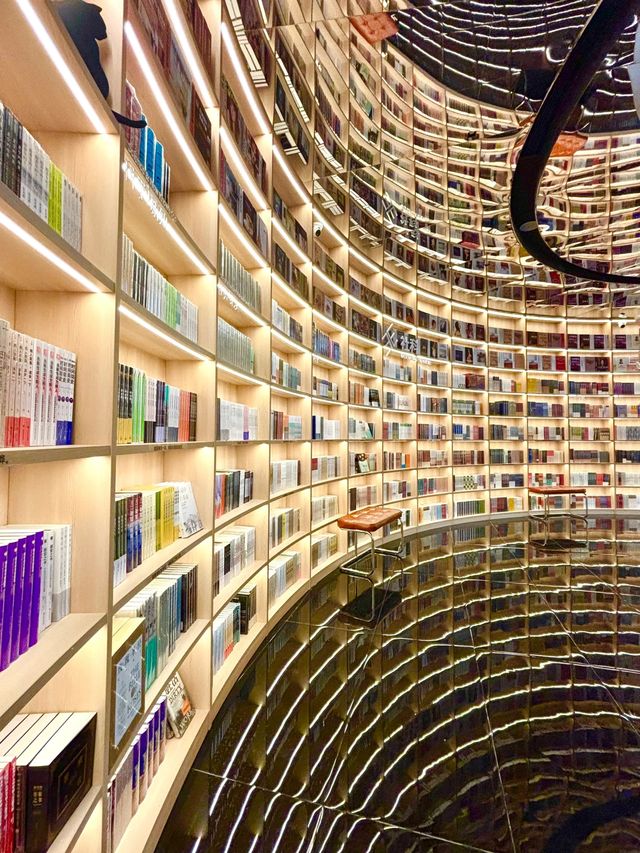 深圳首發新進潮流書店